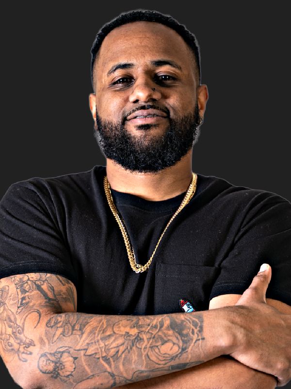 DJ SCREWLOOSE – Hip-Hop, Trap, EDM, Latin DJ based in East Providence, RI, available for booking through CUE Artist Agency