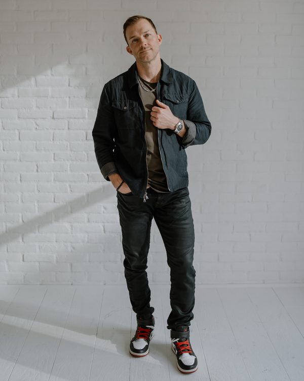 DJ Eric Rhodes performing live